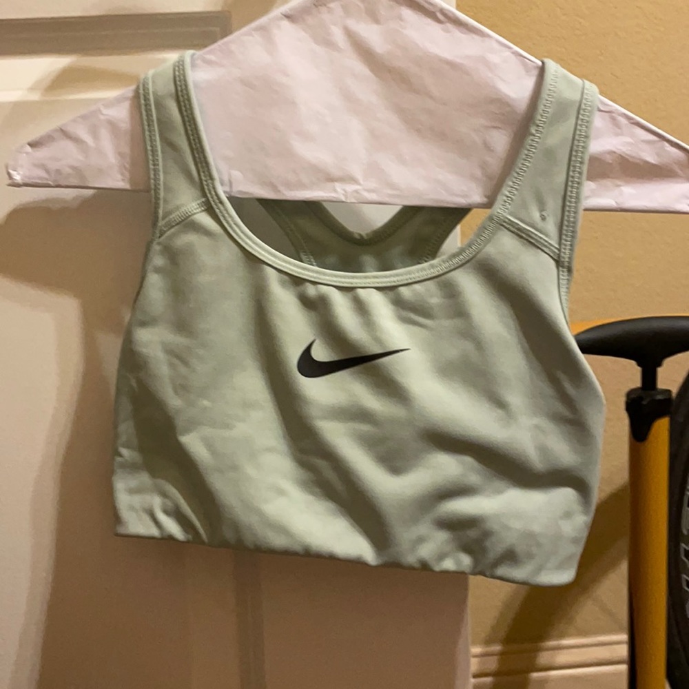 Nike athletic sports bra